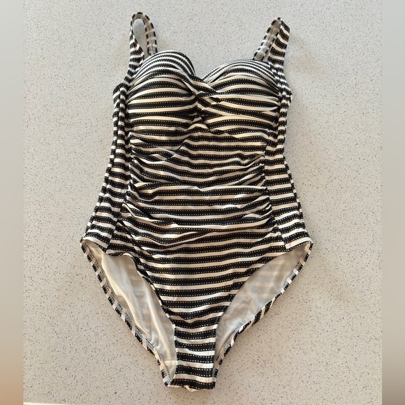 Nip Tuck Swimsuit Size 12 Twist Front One Piece Black Gold Ivory Multifit Cup - Picture 9 of 13
